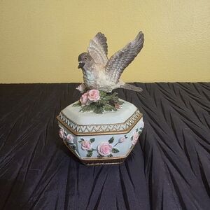 Heritage House Sing A Song "Lara's Theme" Trinket Music Box